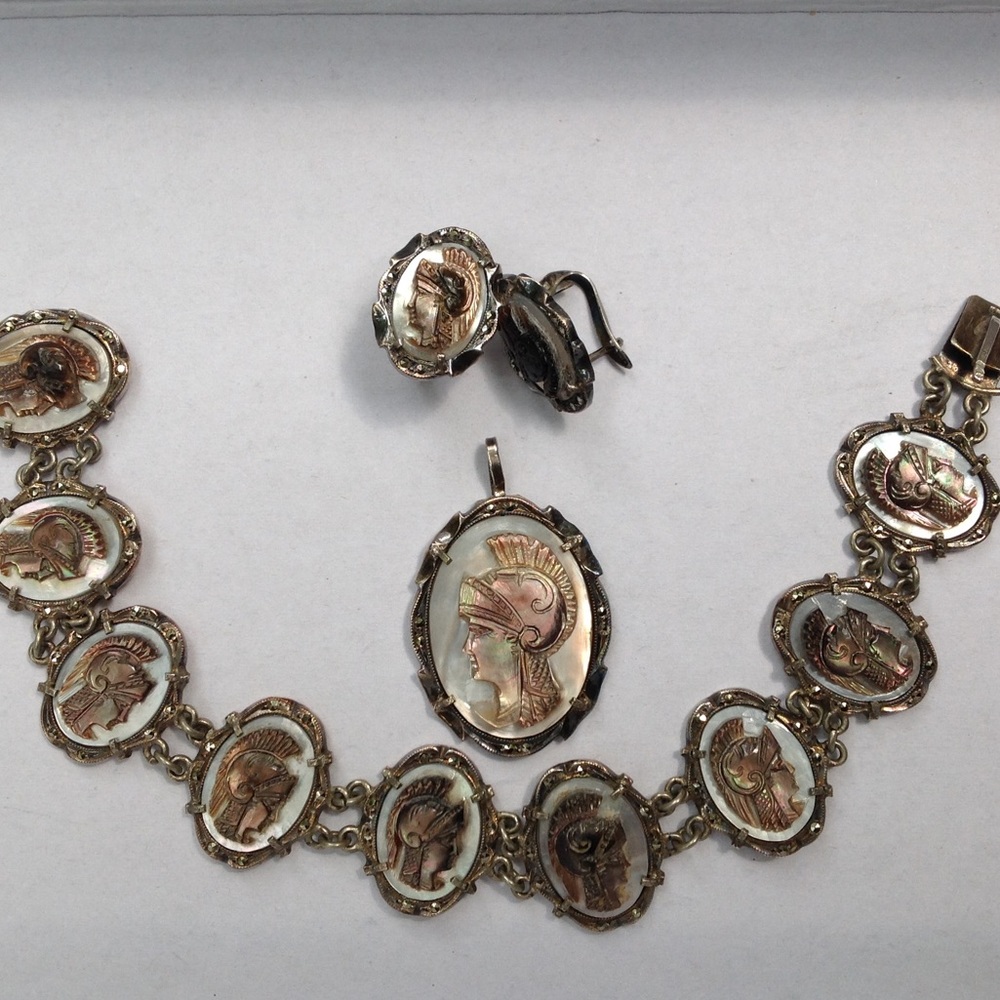 Vintage MOP and Shell Lady Soldier Cameo Set